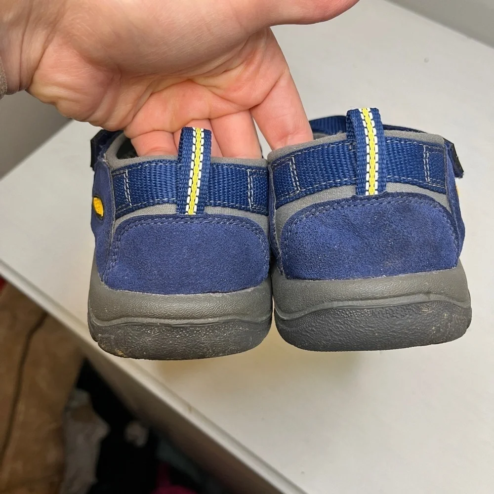 Keen Unisex Newport H2 Closed Toe Water Sandal Black Blue Sz 6